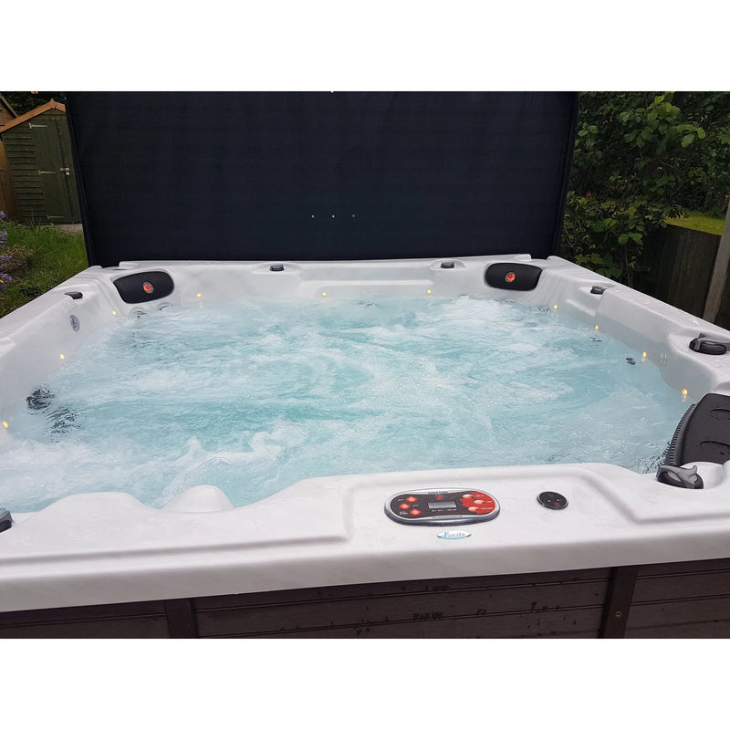 Canadian Spa Niagara 60-Jet 7-Person Hot Tub