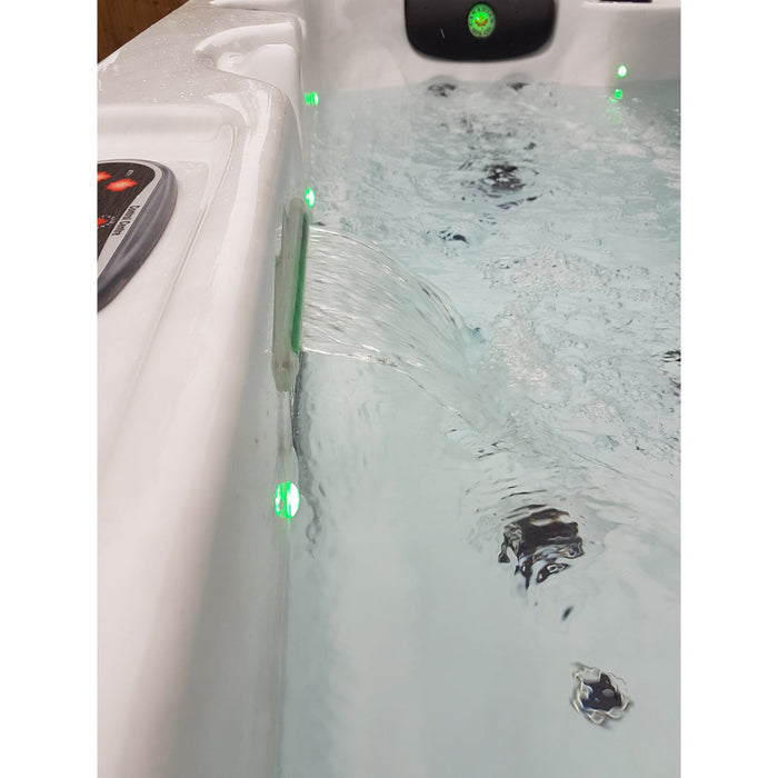 Canadian Spa Company Niagara 60-Jet 6-7 Person Hot Tub