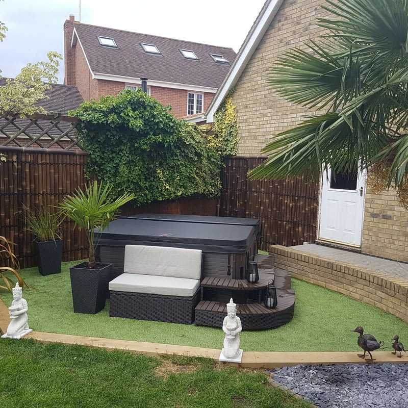 Canadian Spa Thunder Bay 44-Jet 5-6-Person Hot Tub