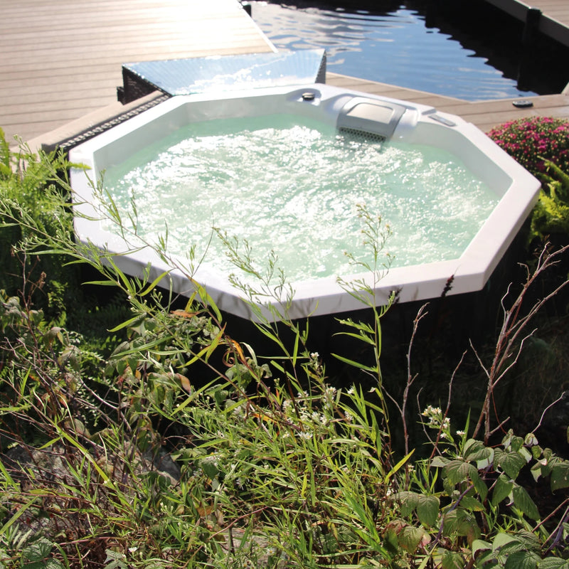 Canadian Spa Muskoka 14-Jet 5-Person Hot Tub