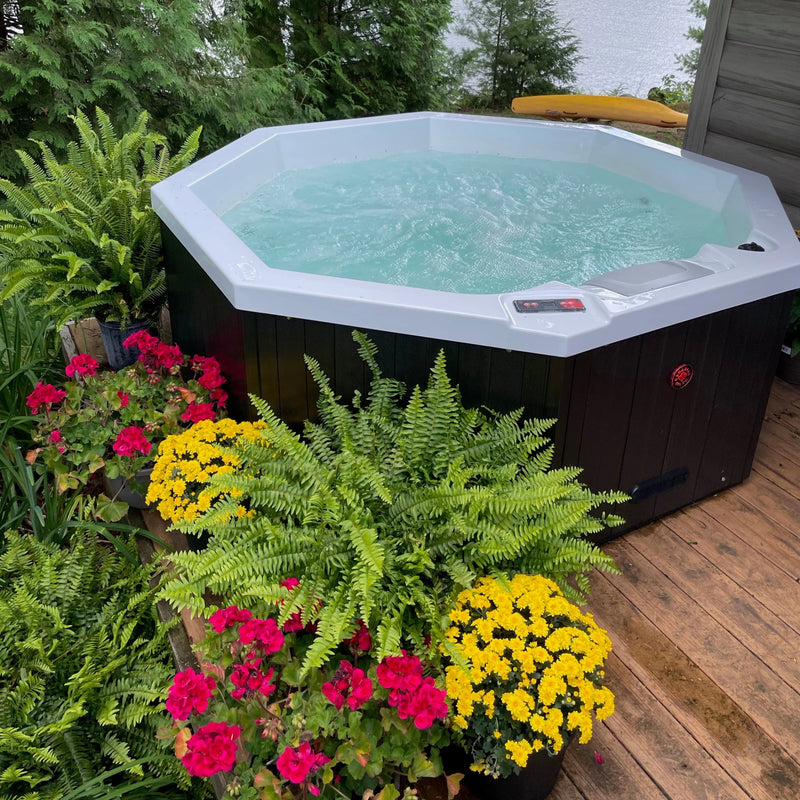 Canadian Spa Muskoka 14-Jet 5-Person Hot Tub