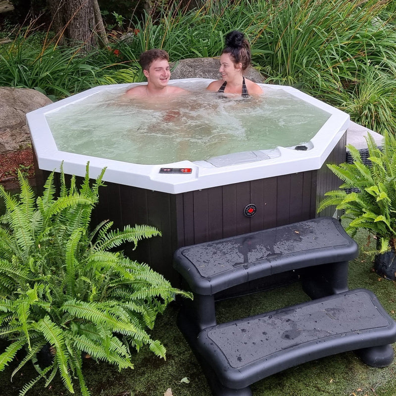 Canadian Spa Muskoka 14-Jet 5-Person Hot Tub
