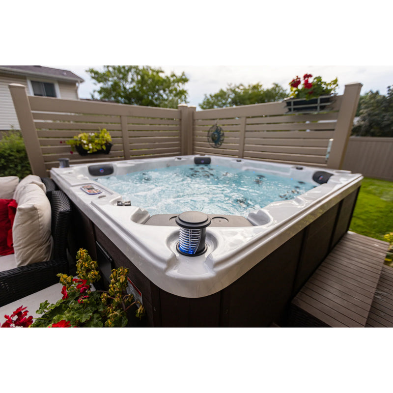 Canadian Spa Niagara 60-Jet 7-Person Hot Tub