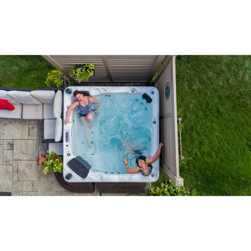 Canadian Spa Niagara 60-Jet 7-Person Hot Tub
