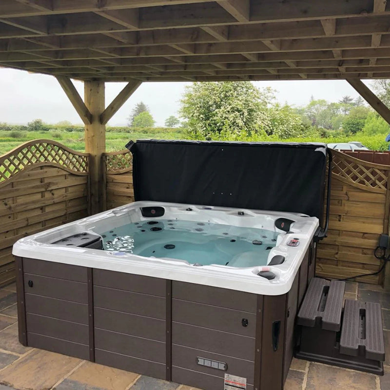 Canadian Spa Toronto UV 44-Jet 5-6 Person Hot Tub