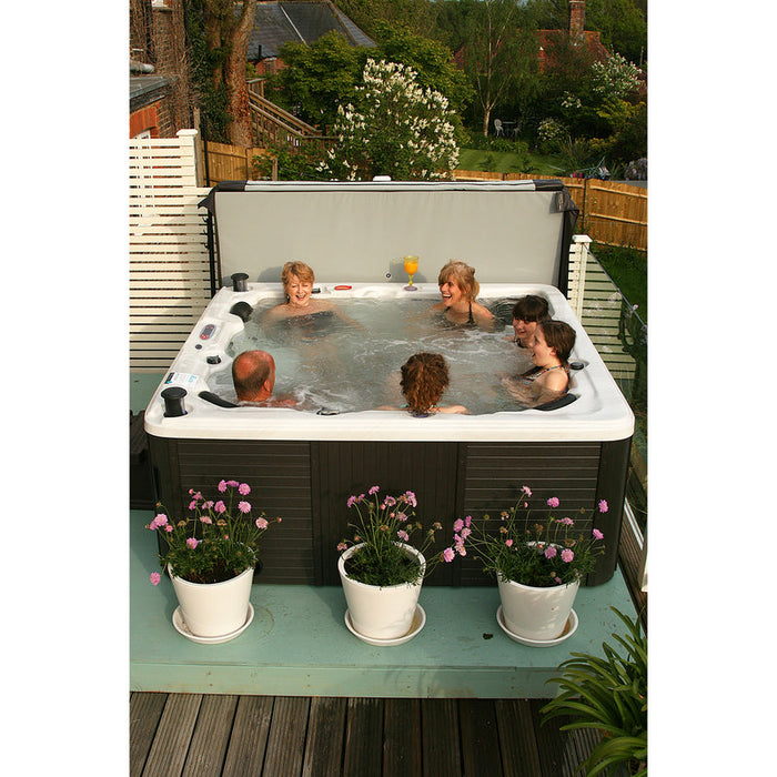 Canadian Spa Company Toronto UV 44-Jet 5-6 Person Hot Tub