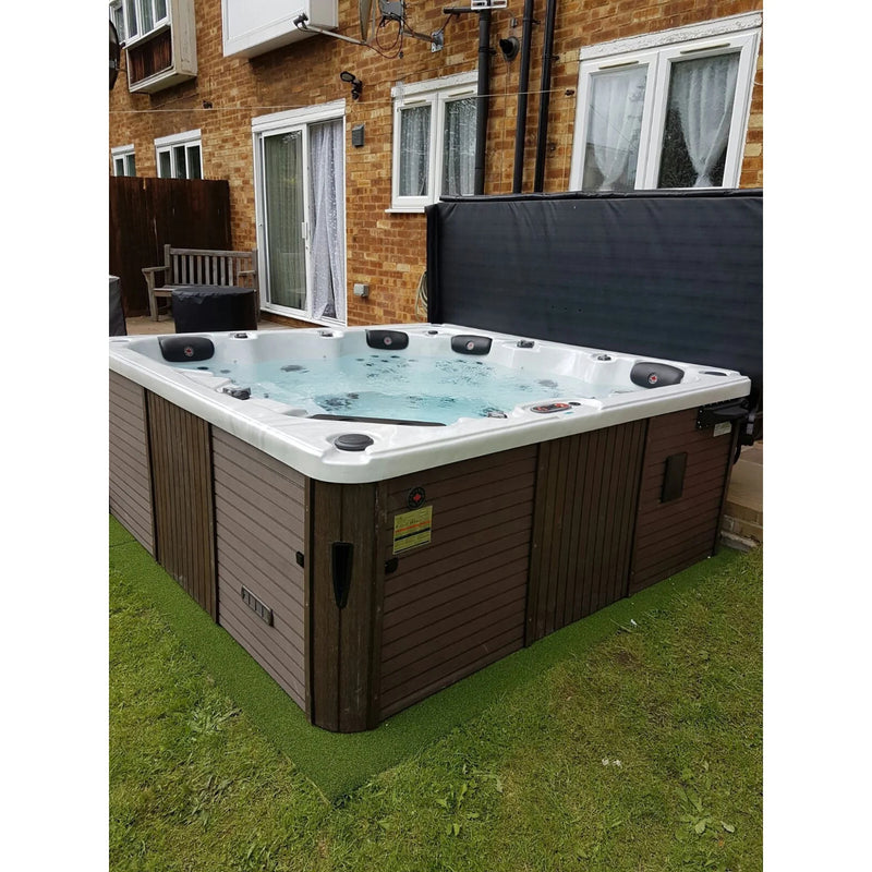 Canadian Spa Vancouver 65-Jet 6-Person Hot Tub